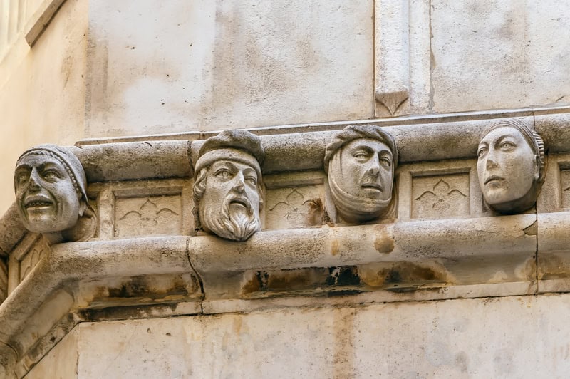 The "portraits" featured on the exterior of the Cathedral